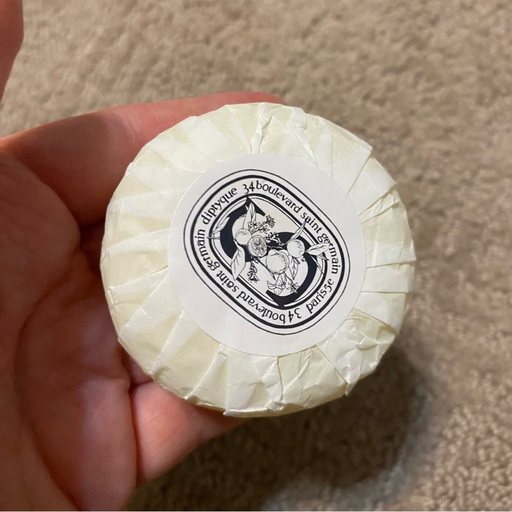 New {Diptyque} Shampoo Bar and Body Wash Bundle | 34 Boulevard Saint Germain - Picture 8 of 13